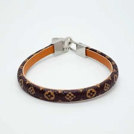 PULSERA CUERO LV DIJE BOTELLA LV