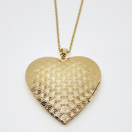 COLLAR RELICARIO ESCAMAS GRANDES