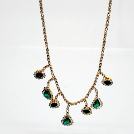 COLLAR DIJE GOTAS COLOR VERDE CON BRILLOS CRISANTEMO